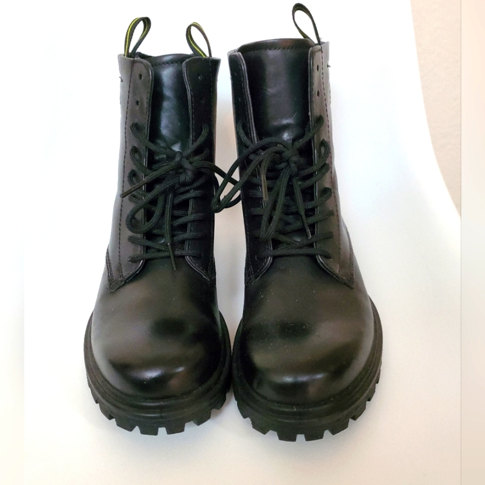ECCO Tredtray Leather Combat Black Boots NWOB Size 9